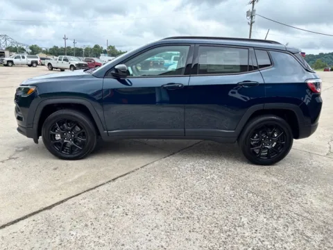More photos of 2026 Jeep Compass Latitude at Braden Chrysler Dodge Jeep Ram, OH