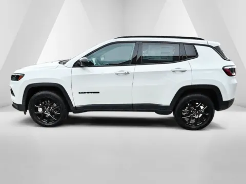 More photos of 2026 Jeep Compass Latitude at Braden Chrysler Dodge Jeep Ram, OH