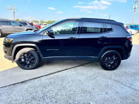 More photos of 2026 Jeep Compass Latitude at Braden Chrysler Dodge Jeep Ram, OH