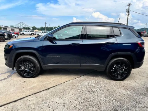 More photos of 2026 Jeep Compass Latitude at Braden Chrysler Dodge Jeep Ram, OH