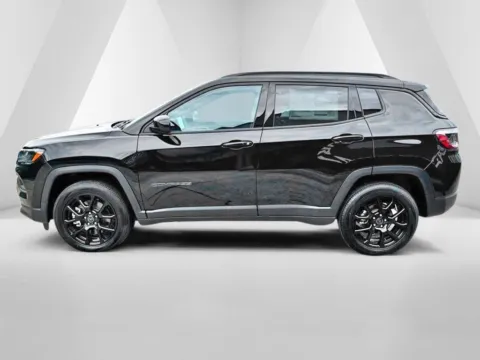 More photos of 2026 Jeep Compass Latitude at Braden Chrysler Dodge Jeep Ram, OH