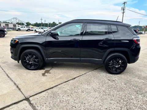 More photos of 2026 Jeep Compass Latitude at Braden Chrysler Dodge Jeep Ram, OH