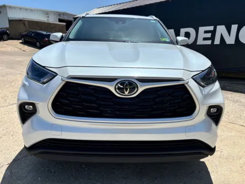 Photos of 2023 Toyota Highlander XLE for sale in Gallipolis, OH at Braden Chrysler Dodge Jeep Ram
