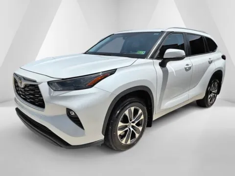 Another view of 2023 Toyota Highlander XLE for sale in Gallipolis, OH at Braden Chrysler Dodge Jeep Ram