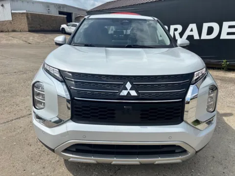 Photos of 2023 Mitsubishi Outlander SE for sale in Gallipolis, OH at Braden Chrysler Dodge Jeep Ram