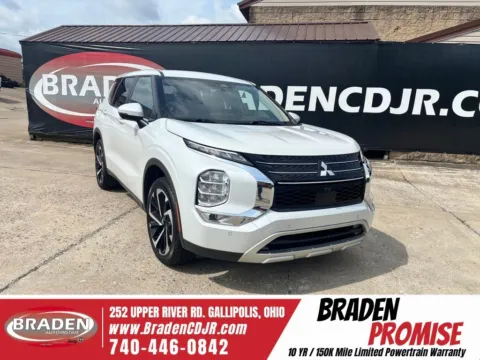 White 2023 Mitsubishi Outlander SE for sale in Gallipolis, OH