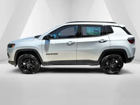 More photos of 2026 Jeep Compass Latitude at Braden Chrysler Dodge Jeep Ram, OH