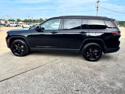 More photos of 2022 Jeep Grand Cherokee L Altitude at Braden Chrysler Dodge Jeep Ram, OH
