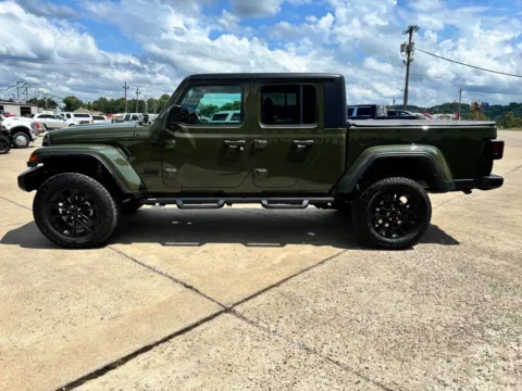 More photos of 2021 Jeep Gladiator Sport at Braden Chrysler Dodge Jeep Ram, OH