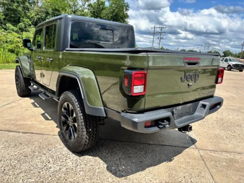 More photos of 2021 Jeep Gladiator Sport at Braden Chrysler Dodge Jeep Ram, OH