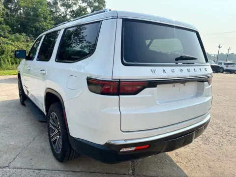 More photos of 2024 Jeep Wagoneer Series II at Braden Chrysler Dodge Jeep Ram, OH