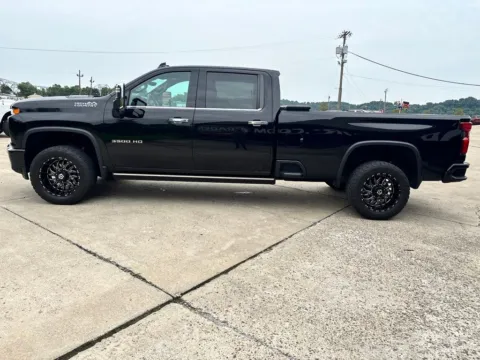 More photos of 2022 Chevrolet Silverado 3500 HD High Country at Braden Chrysler Dodge Jeep Ram, OH