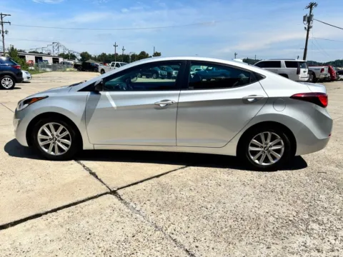 More photos of 2016 Hyundai Elantra SE at Braden Chrysler Dodge Jeep Ram, OH