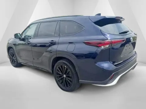 More photos of 2024 Toyota Highlander XSE at Braden Chrysler Dodge Jeep Ram, OH