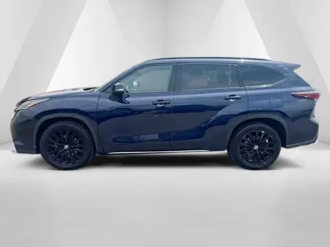 More photos of 2024 Toyota Highlander XSE at Braden Chrysler Dodge Jeep Ram, OH