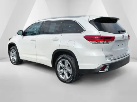 More photos of 2019 Toyota Highlander Limited at Braden Chrysler Dodge Jeep Ram, OH