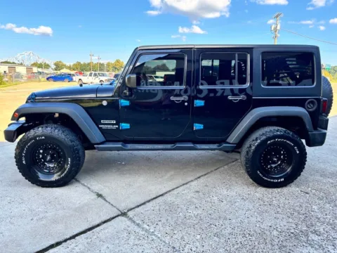 More photos of 2017 Jeep Wrangler Unlimited Sport at Braden Chrysler Dodge Jeep Ram, OH