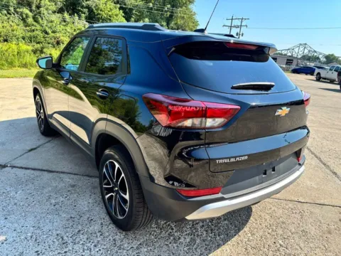 More photos of 2025 Chevrolet TrailBlazer LT at Braden Chrysler Dodge Jeep Ram, OH