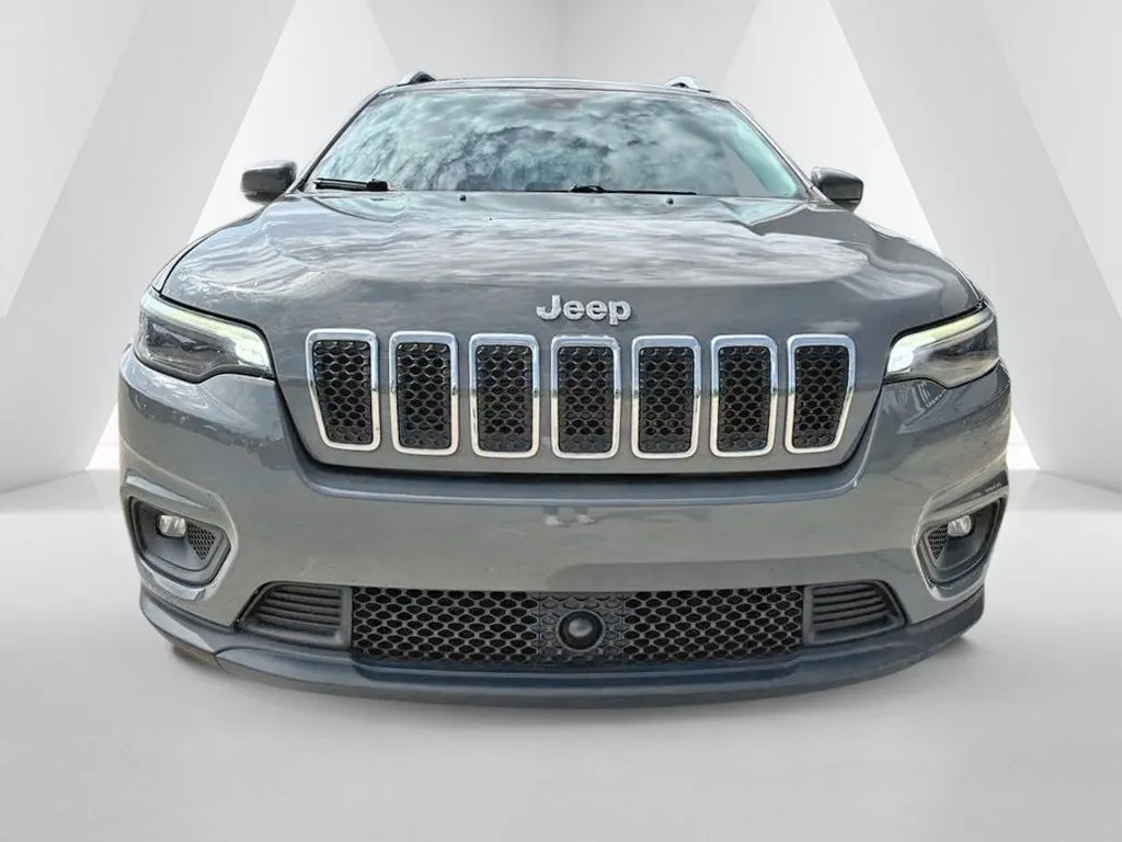 Used 2021 Jeep Cherokee Latitude Lux with VIN 1C4PJMMX1MD158565 for sale in Gallipolis, OH