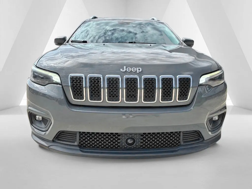 Used 2021 Jeep Cherokee Latitude Lux with VIN 1C4PJMMX1MD158565 for sale in Gallipolis, OH