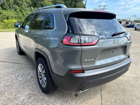 More photos of 2021 Jeep Cherokee Latitude Lux at Braden Chrysler Dodge Jeep Ram, OH