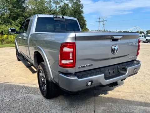 More photos of 2022 Ram 3500 Laramie at Braden Chrysler Dodge Jeep Ram, OH