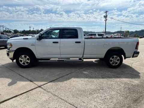More photos of 2024 Ram 3500 Big Horn at Braden Chrysler Dodge Jeep Ram, OH