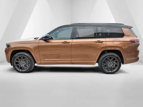 More photos of 2027 Jeep Grand Cherokee L Summit at Braden Chrysler Dodge Jeep Ram, OH