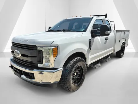 More photos of 2017 Ford F-350SD XL at Braden Chrysler Dodge Jeep Ram, OH