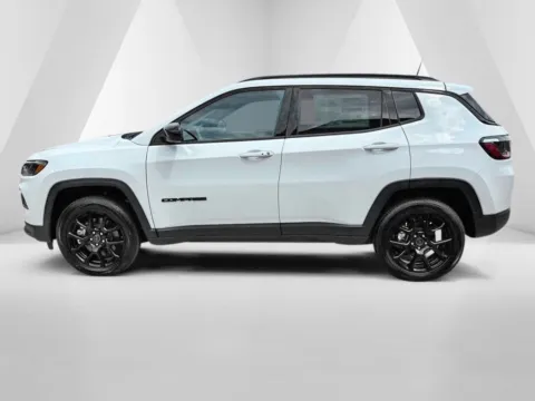 More photos of 2026 Jeep Compass Latitude at Braden Chrysler Dodge Jeep Ram, OH