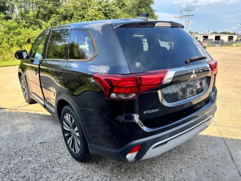 More photos of 2019 Mitsubishi Outlander at Braden Chrysler Dodge Jeep Ram, OH
