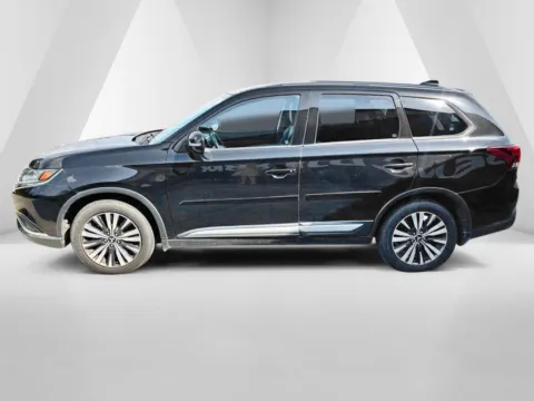 More photos of 2019 Mitsubishi Outlander at Braden Chrysler Dodge Jeep Ram, OH