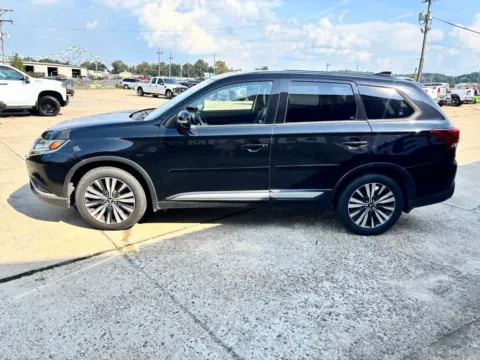 More photos of 2019 Mitsubishi Outlander at Braden Chrysler Dodge Jeep Ram, OH