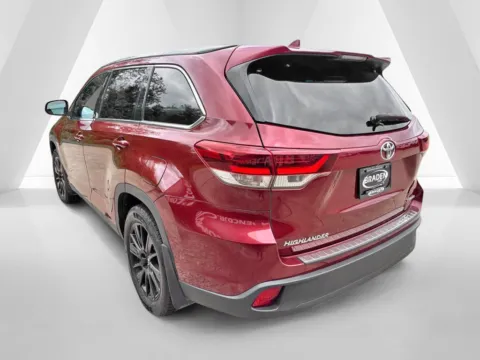 More photos of 2019 Toyota Highlander SE at Braden Chrysler Dodge Jeep Ram, OH