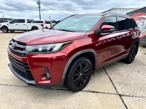Another view of 2019 Toyota Highlander SE for sale in Gallipolis, OH at Braden Chrysler Dodge Jeep Ram