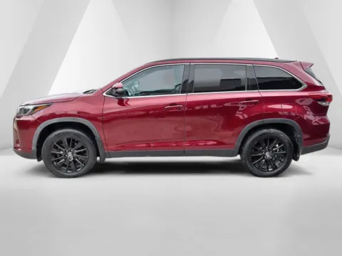 More photos of 2019 Toyota Highlander SE at Braden Chrysler Dodge Jeep Ram, OH