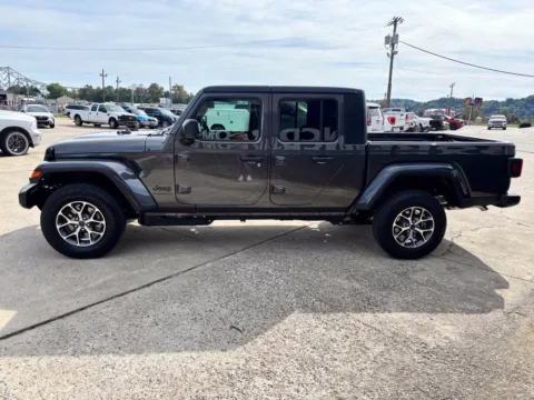 More photos of 2027 Jeep Gladiator Sport S at Braden Chrysler Dodge Jeep Ram, OH