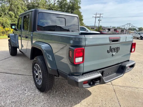 More photos of 2027 Jeep Gladiator Sport S at Braden Chrysler Dodge Jeep Ram, OH