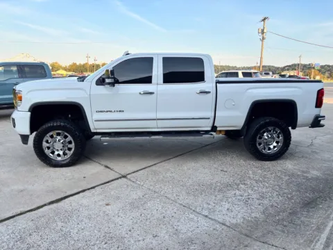 More photos of 2015 GMC Sierra 2500 HD Denali at Braden Chrysler Dodge Jeep Ram, OH