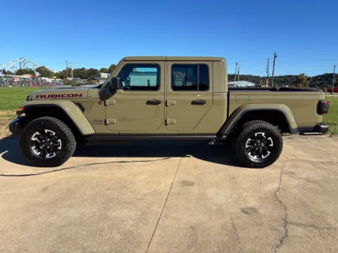 More photos of 2027 Jeep Gladiator Rubicon at Braden Chrysler Dodge Jeep Ram, OH