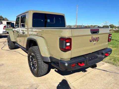 More photos of 2027 Jeep Gladiator Rubicon at Braden Chrysler Dodge Jeep Ram, OH