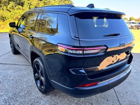 More photos of 2027 Jeep Grand Cherokee L Limited at Braden Chrysler Dodge Jeep Ram, OH