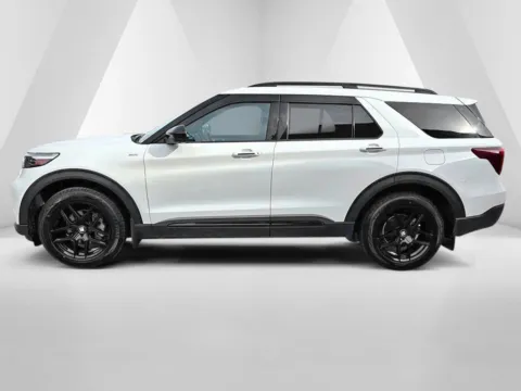 More photos of 2023 Ford Explorer ST-Line at Braden Chrysler Dodge Jeep Ram, OH