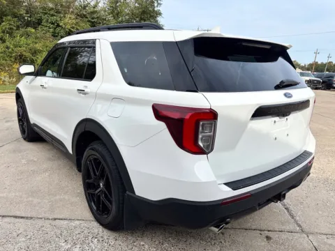 More photos of 2023 Ford Explorer ST-Line at Braden Chrysler Dodge Jeep Ram, OH