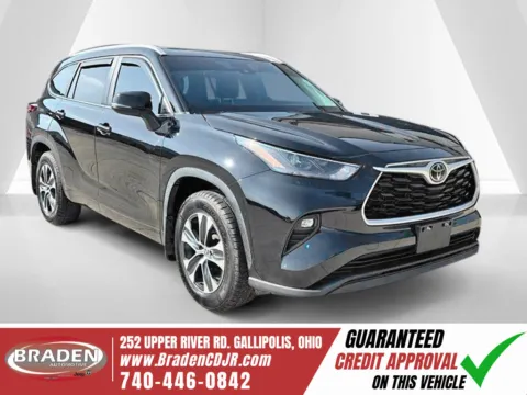 Black 2023 Toyota Highlander XLE for sale in Gallipolis, OH