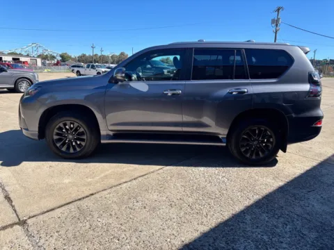 More photos of 2020 Lexus GX 460 at Braden Chrysler Dodge Jeep Ram, OH