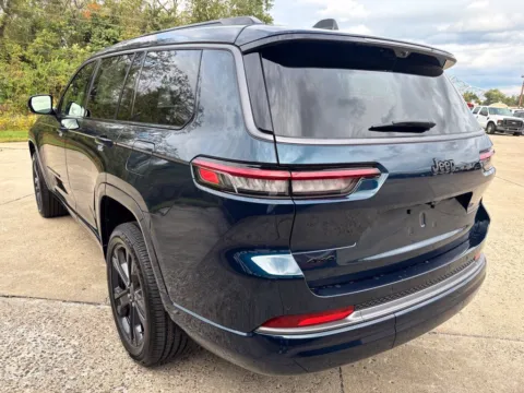 More photos of 2027 Jeep Grand Cherokee L Limited Reserve at Braden Chrysler Dodge Jeep Ram, OH