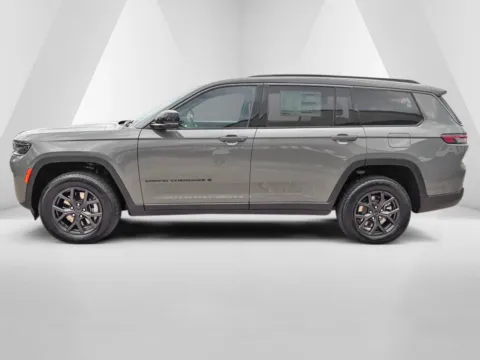 More photos of 2027 Jeep Grand Cherokee L Laredo Altitude at Braden Chrysler Dodge Jeep Ram, OH