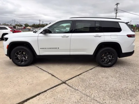 More photos of 2027 Jeep Grand Cherokee L Laredo Altitude at Braden Chrysler Dodge Jeep Ram, OH