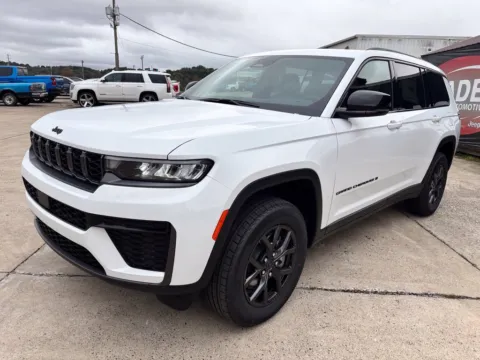 Another view of 2027 Jeep Grand Cherokee L Laredo Altitude for sale in Gallipolis, OH at Braden Chrysler Dodge Jeep Ram